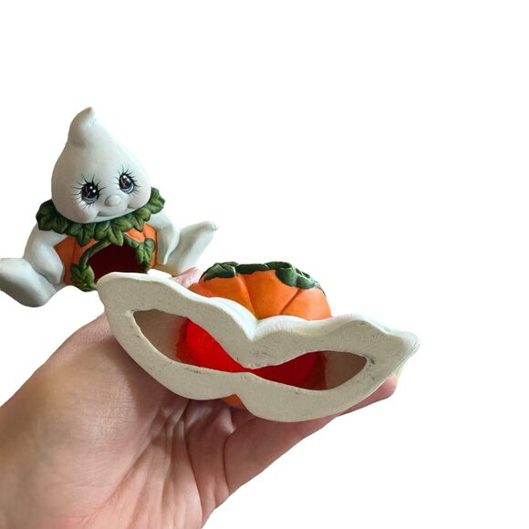 Ceramic Ghostly Pumpkins Hand Painted Halloween Figurine Shelf Sitters Set Of 2 - Picture 9 of 11